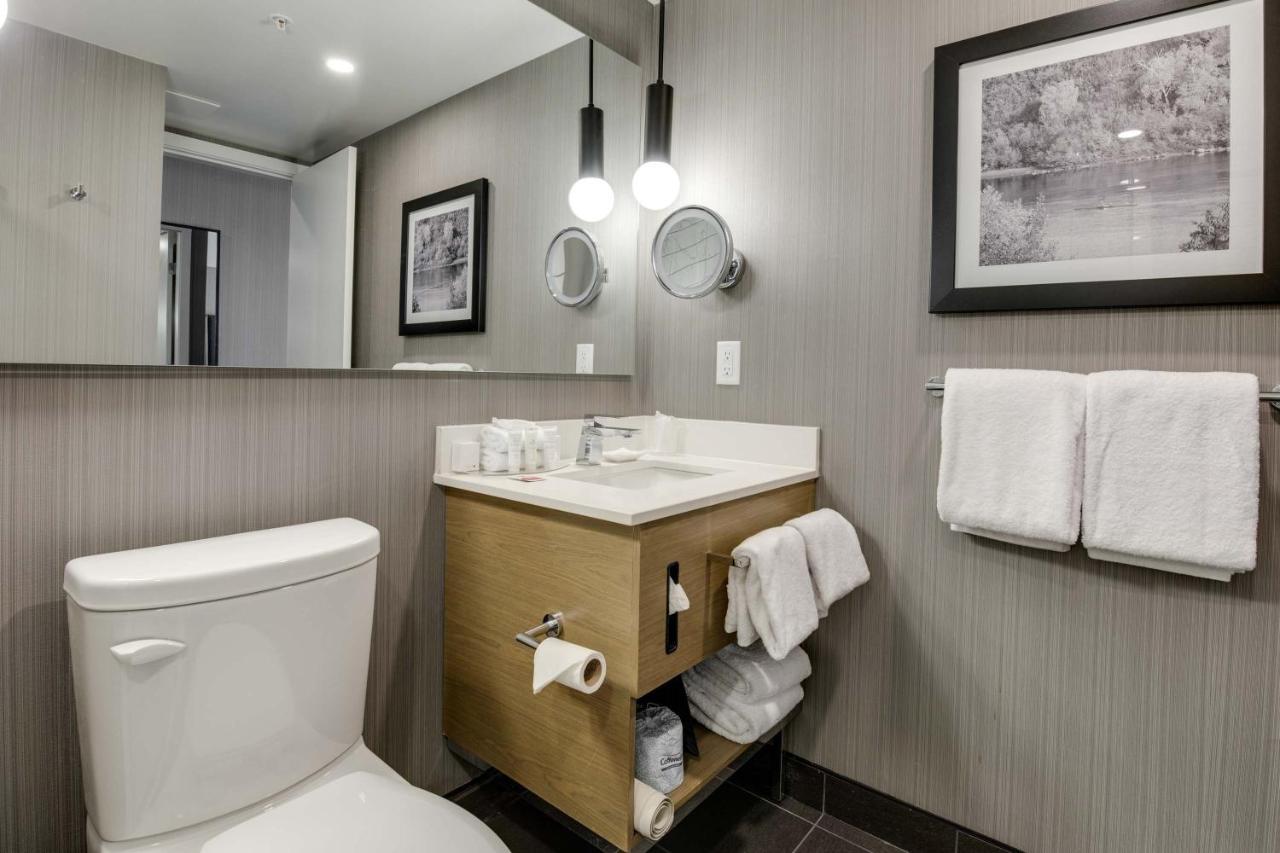 Sandman Signature Saskatoon South Hotel מראה חיצוני תמונה