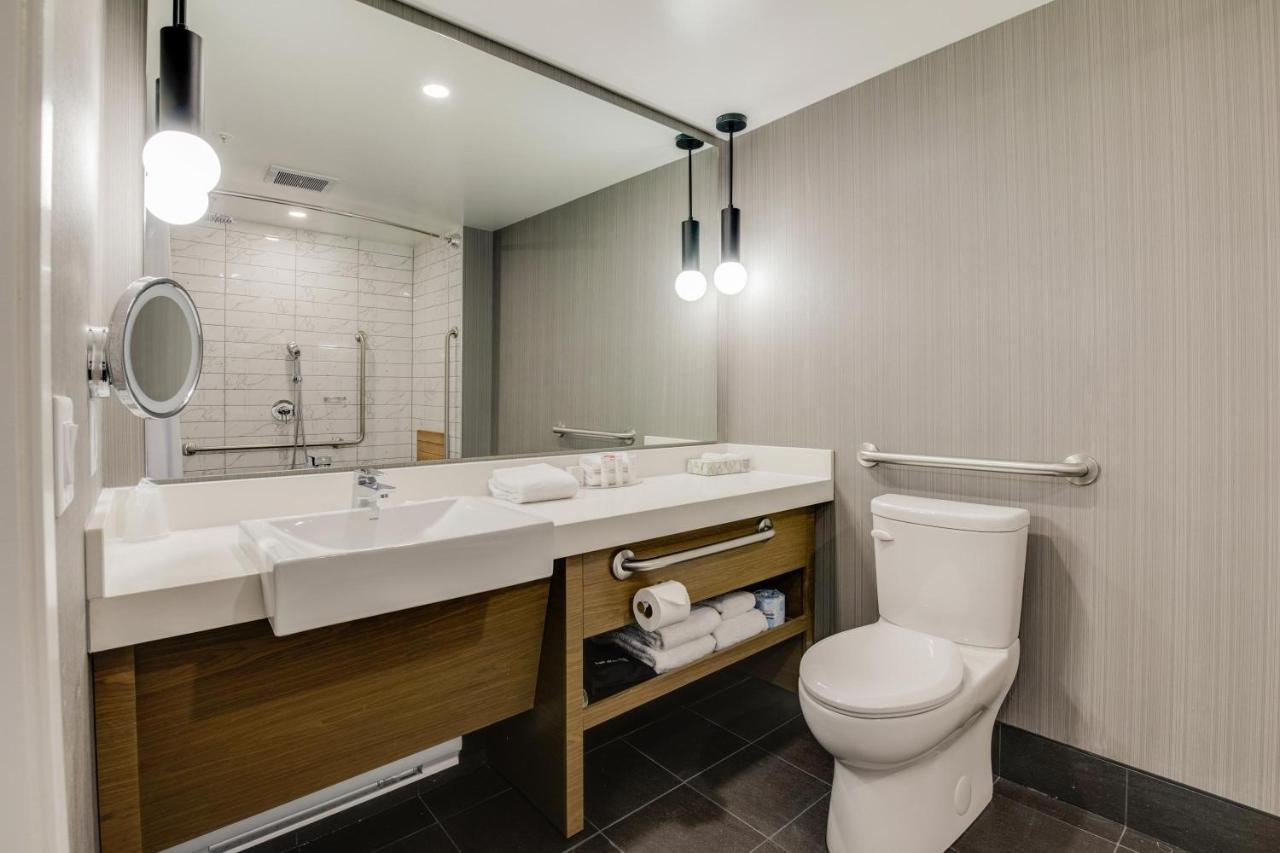 Sandman Signature Saskatoon South Hotel מראה חיצוני תמונה