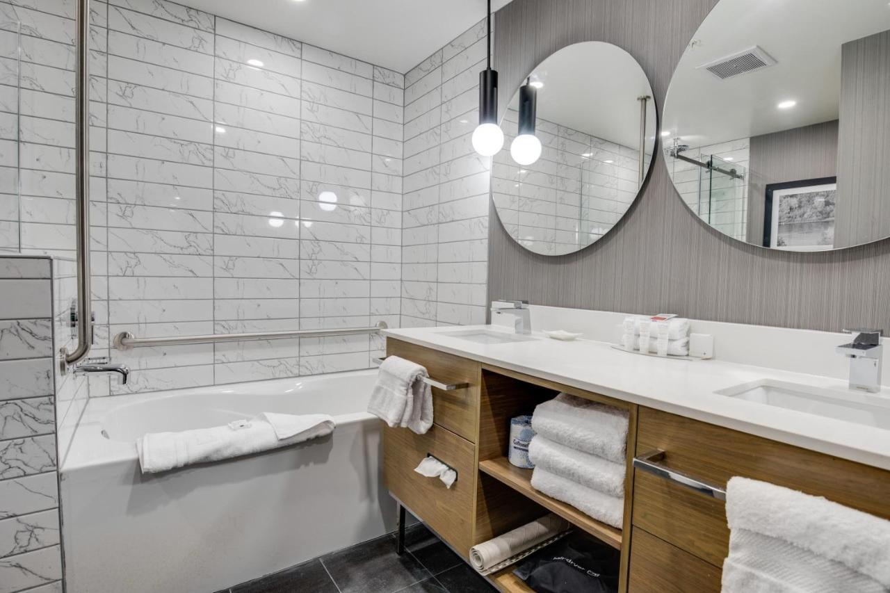 Sandman Signature Saskatoon South Hotel מראה חיצוני תמונה