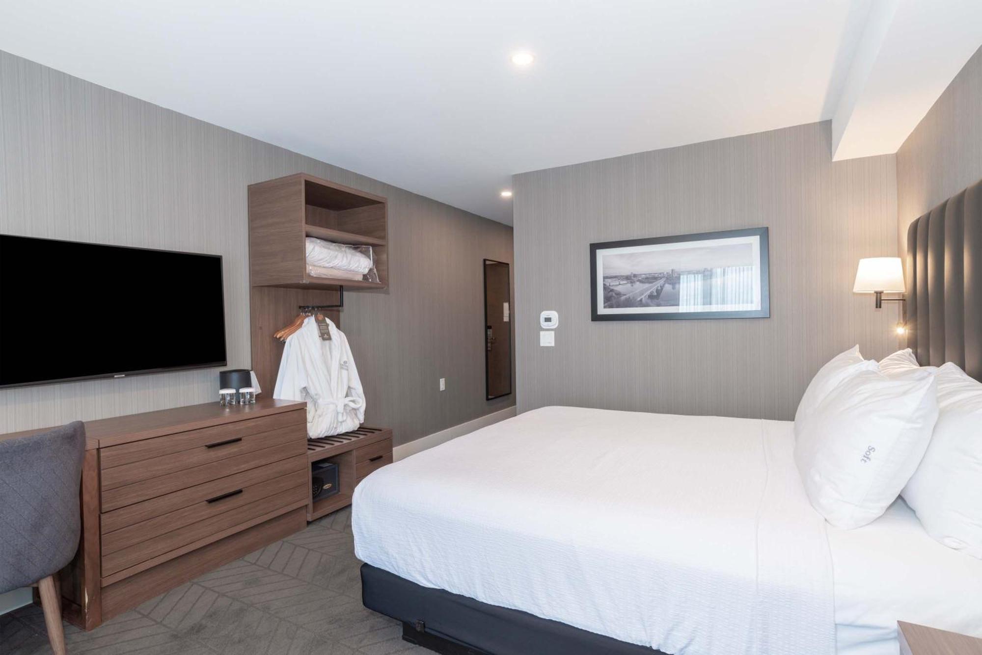 Sandman Signature Saskatoon South Hotel מראה חיצוני תמונה