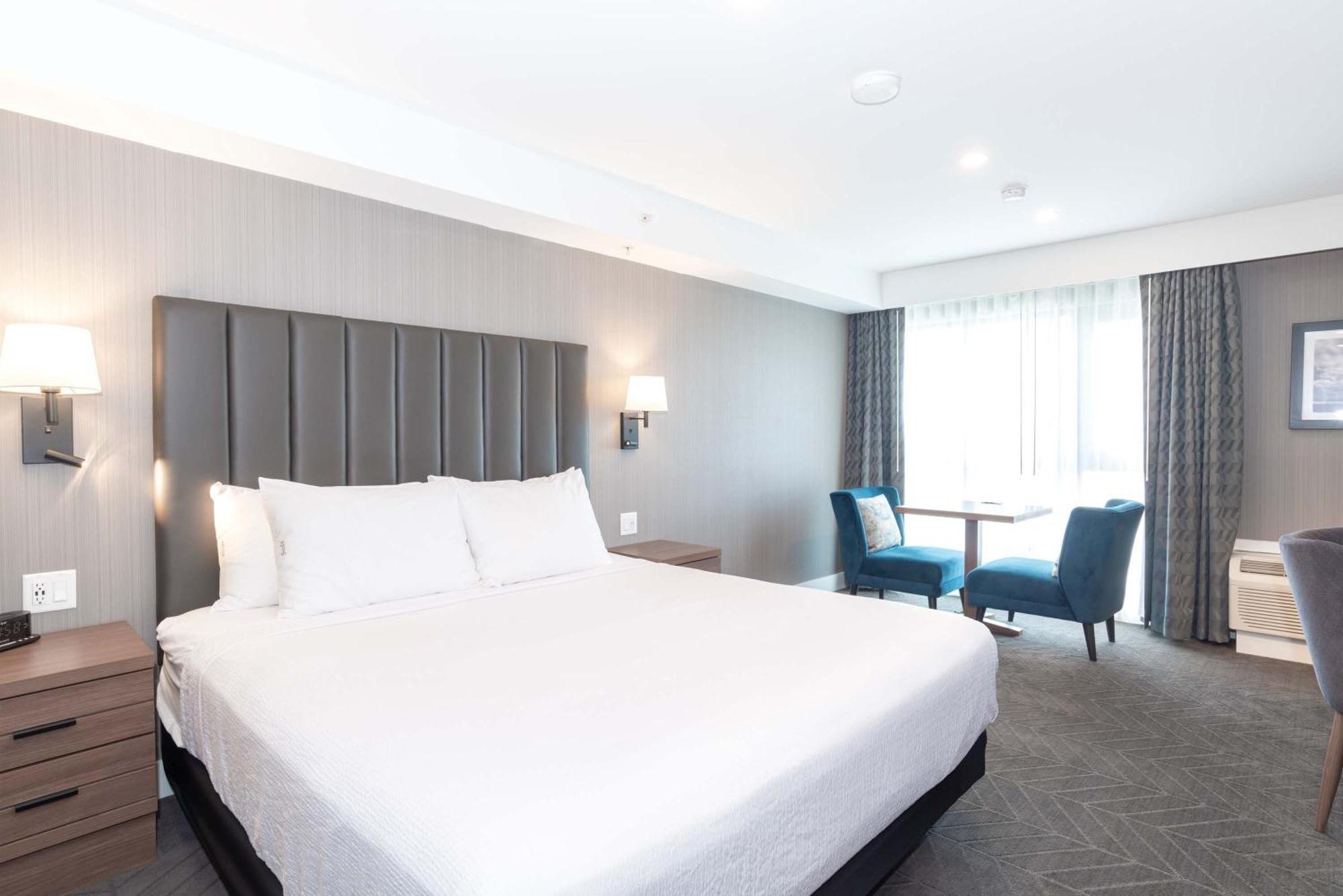 Sandman Signature Saskatoon South Hotel מראה חיצוני תמונה