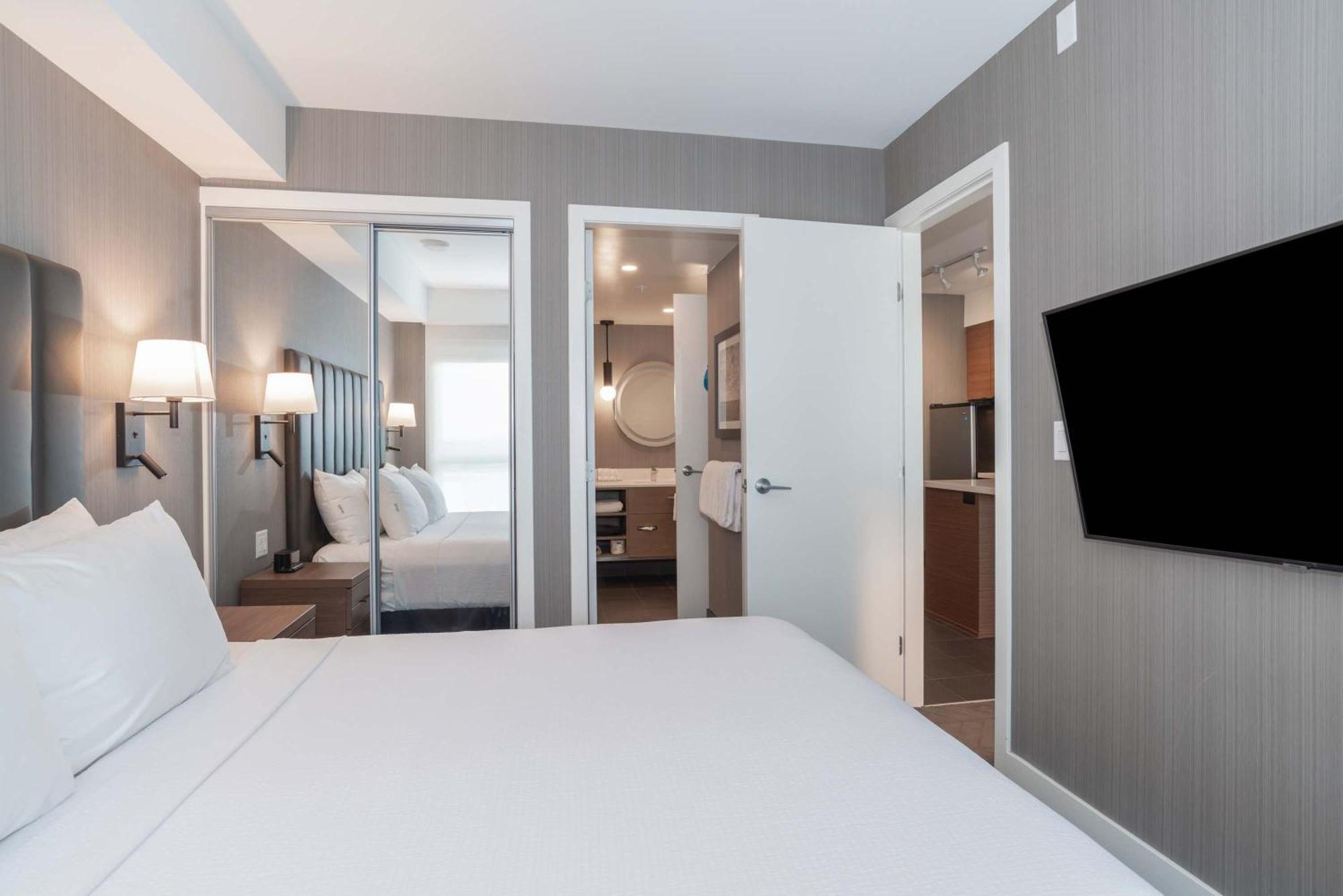 Sandman Signature Saskatoon South Hotel מראה חיצוני תמונה