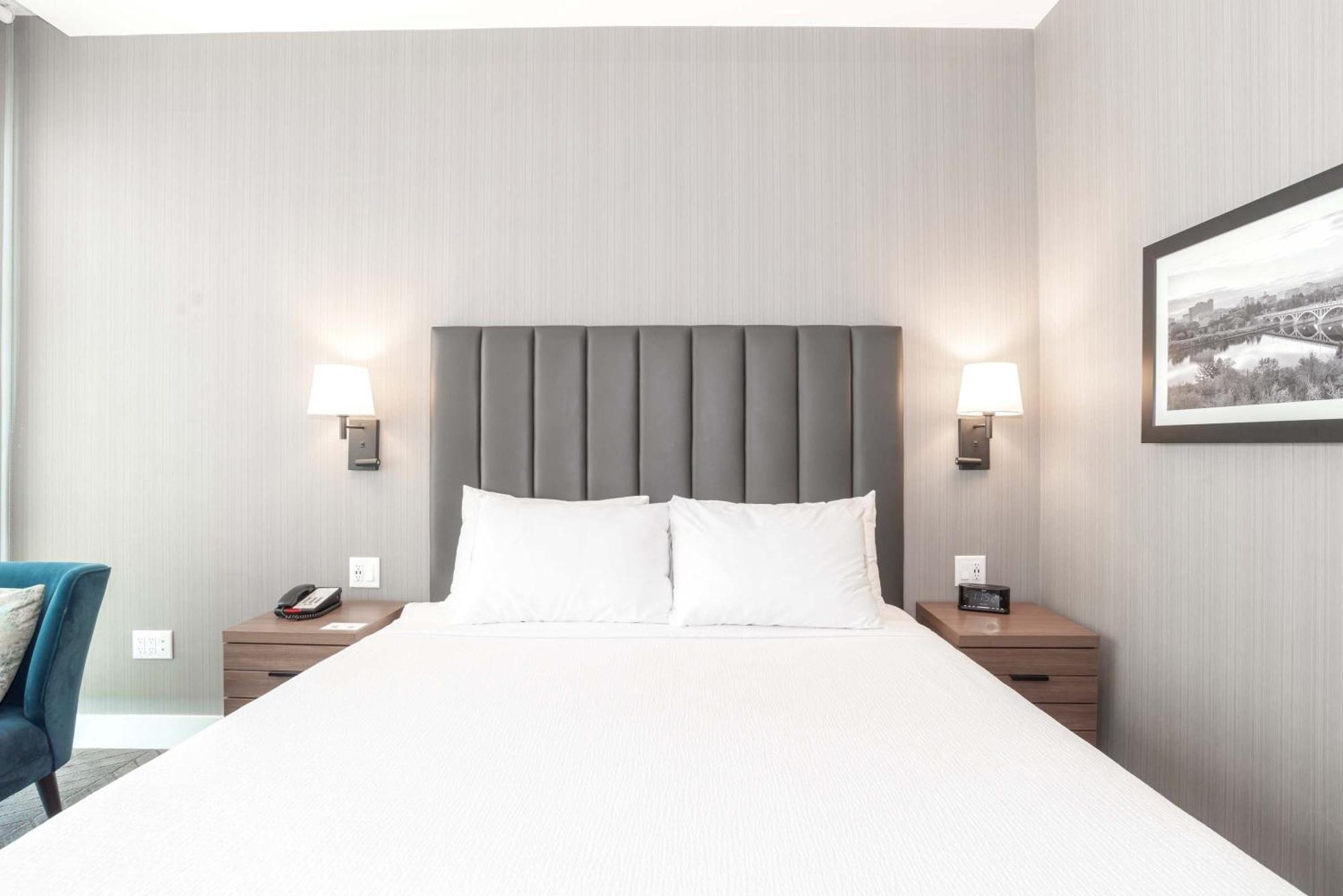 Sandman Signature Saskatoon South Hotel מראה חיצוני תמונה