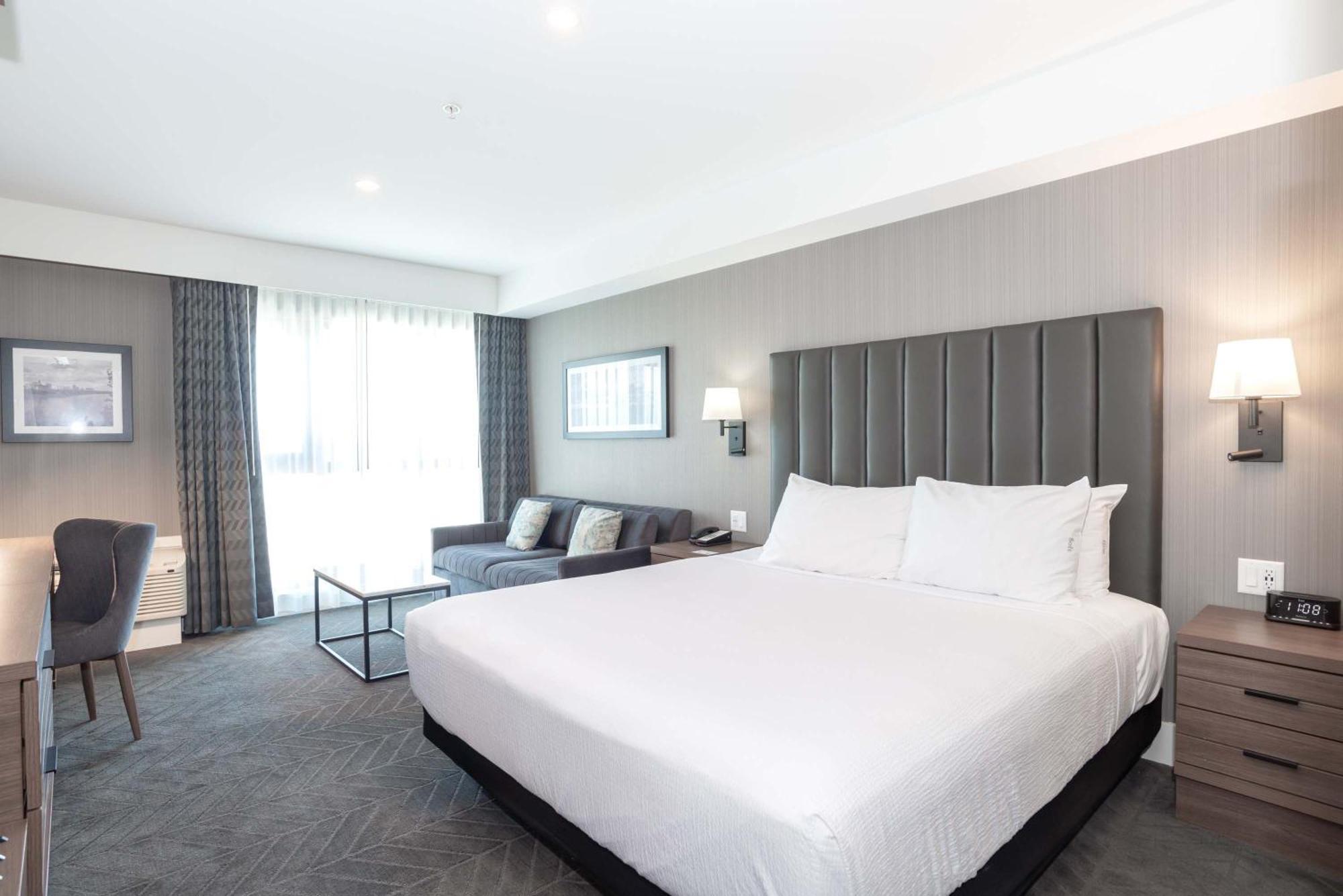 Sandman Signature Saskatoon South Hotel מראה חיצוני תמונה