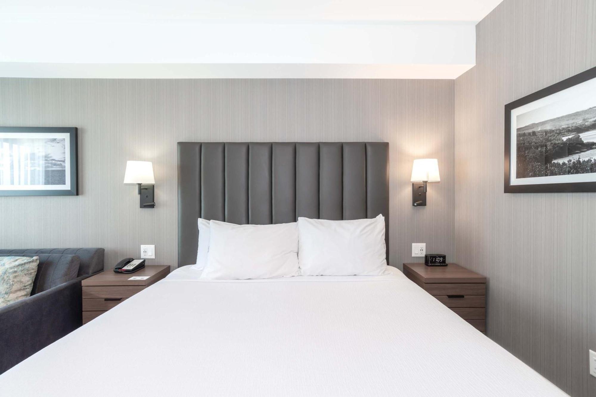 Sandman Signature Saskatoon South Hotel מראה חיצוני תמונה